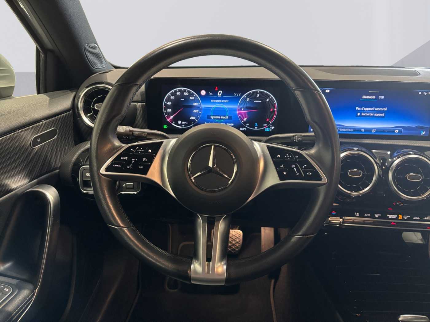 xxl_kfz113623744_w1k3f1ab2pn312194_11_steering-wheel-driver.jpg