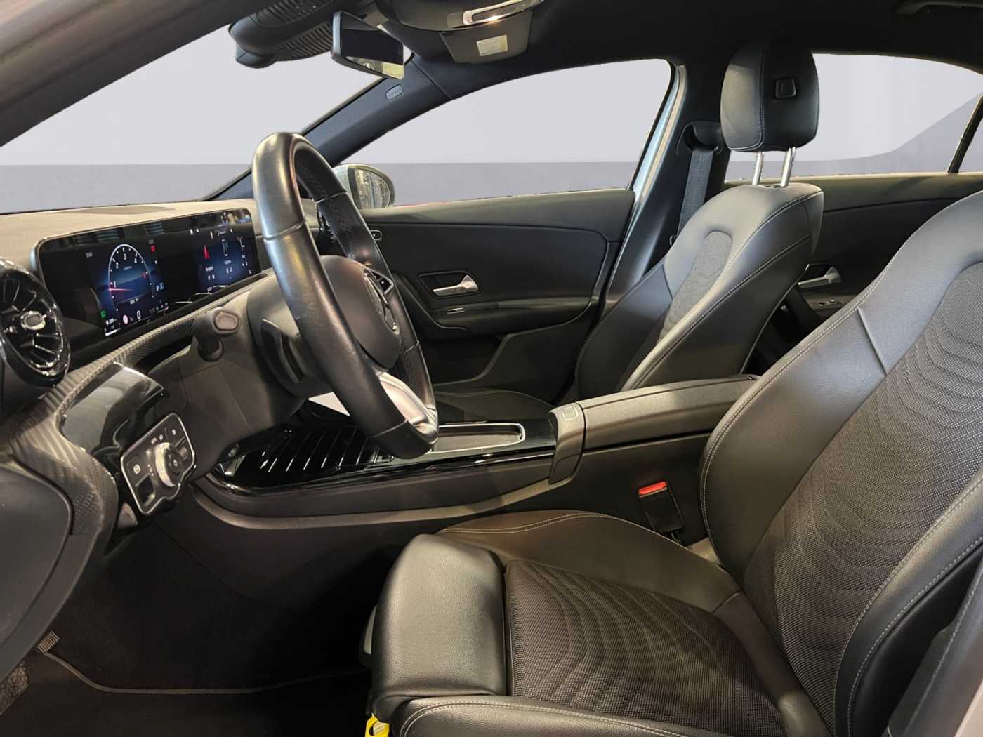 xxl_kfz113796685_w1k3g1ab4pj424547_08_enter-driver-codriver.jpg