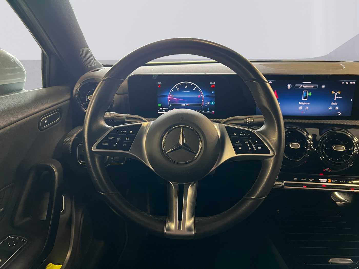 xxl_kfz113796685_w1k3g1ab4pj424547_11_steering-wheel-driver.jpg