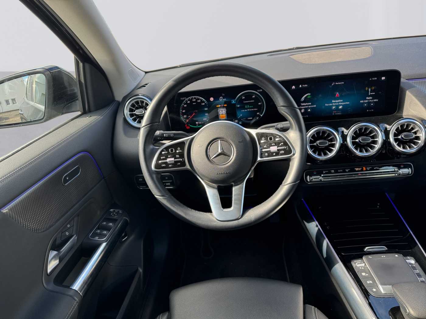 xxl_kfz114248854_w1n2437011j001881_11_steering-wheel-driver.jpg