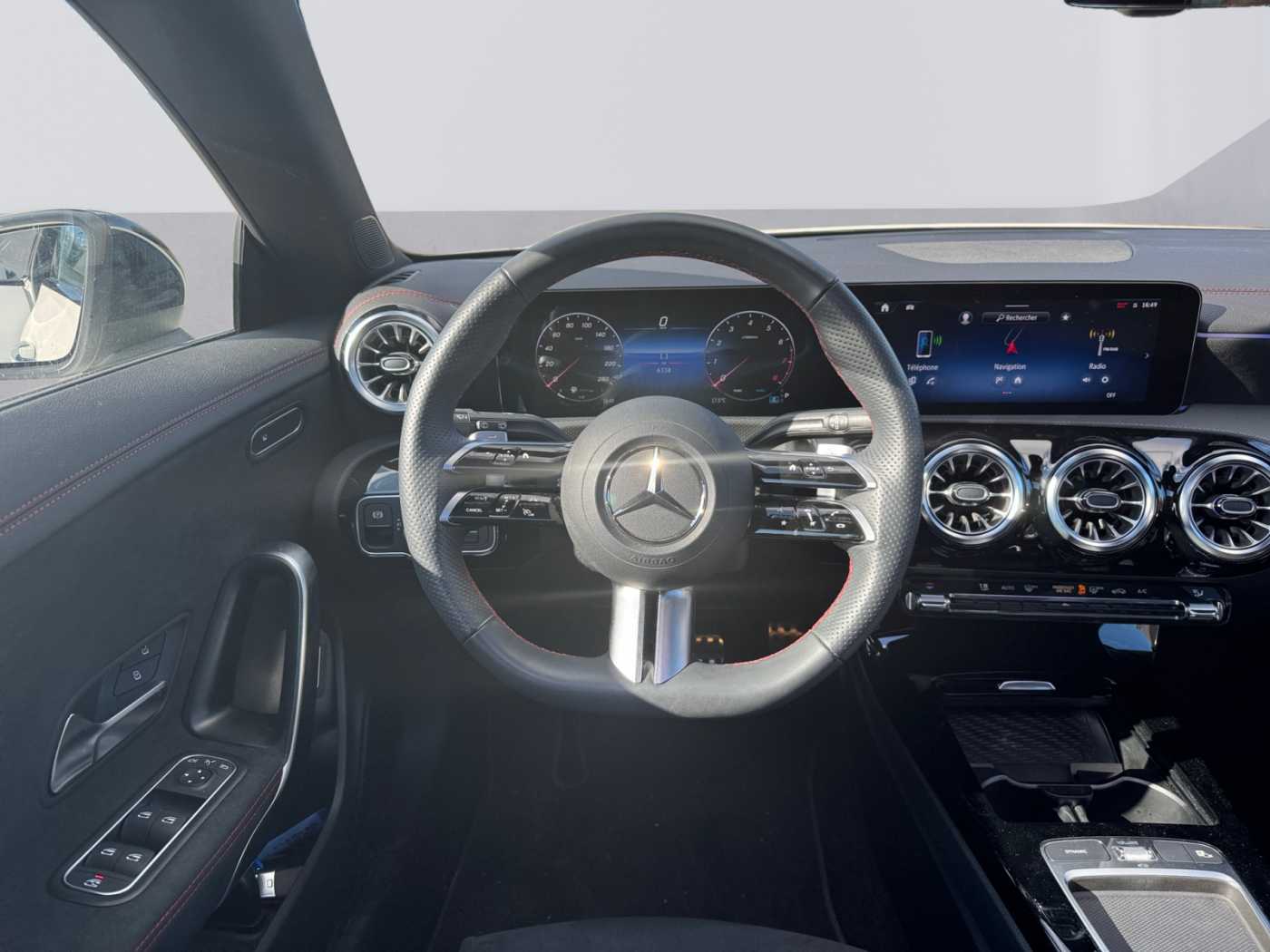 xxl_kfz114272679_w1k5m8eb2sn512938_11_steering-wheel-driver.jpg