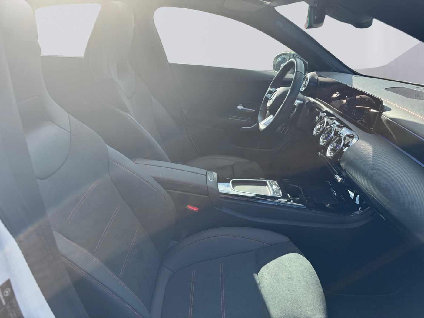 xxl_kfz114272679_w1k5m8eb2sn512938_14_enter-codriver-driver.jpg