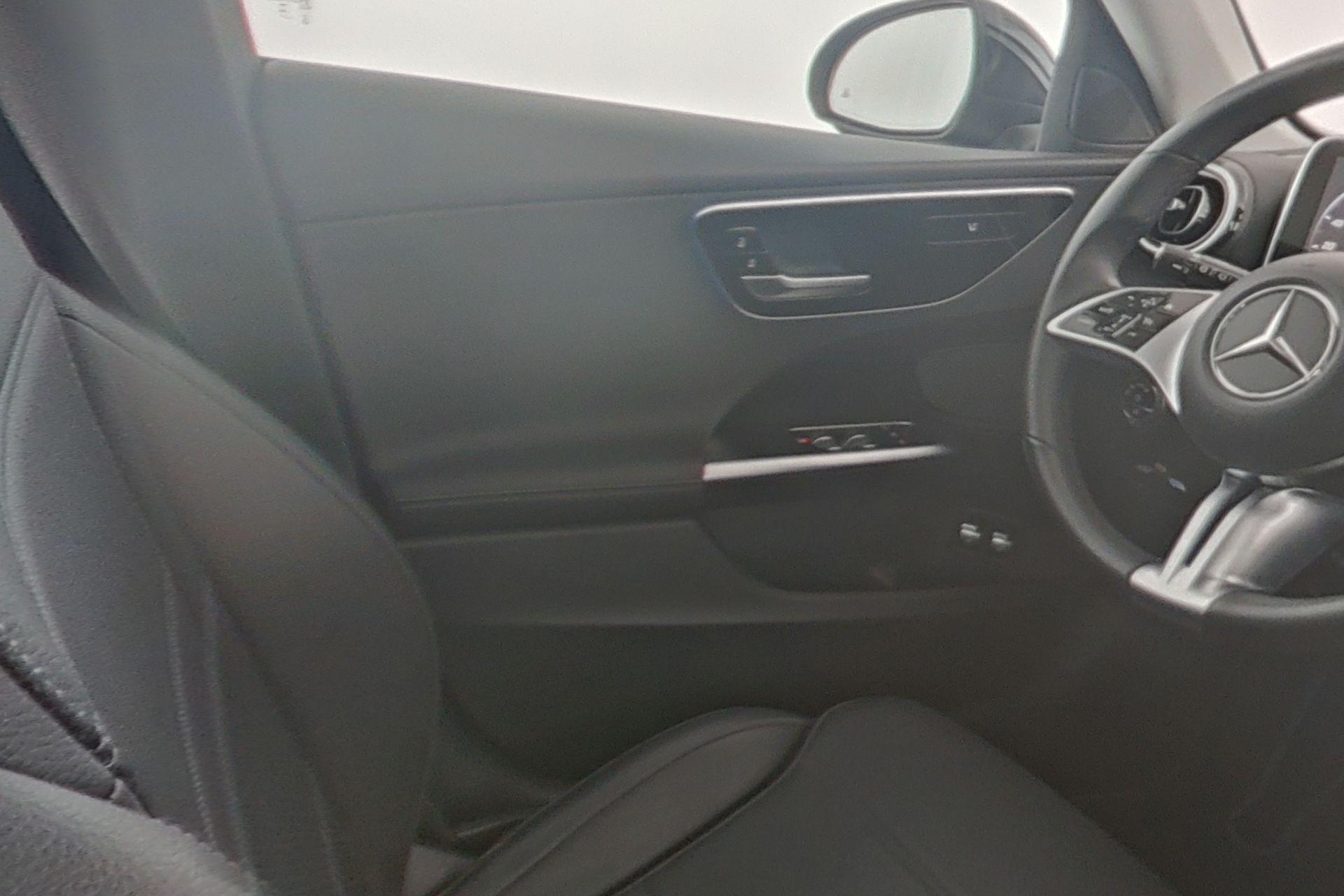 certified-beyne-heusay-mercedes-benz-c-300-e-break-luxury-line-300-e-break-luxury-line-w1kah5eb2pf123719-16-20251205113239.jpg