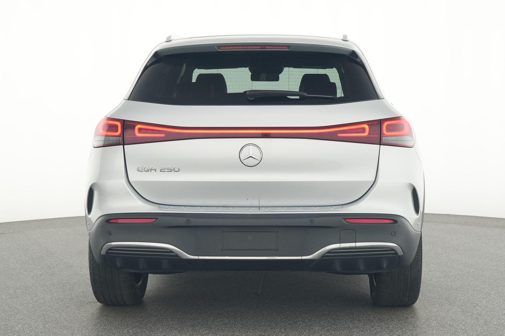 certified-namur-mercedes-benz-eqa-250-amg-line-w1n2437011j012590-7.jpg