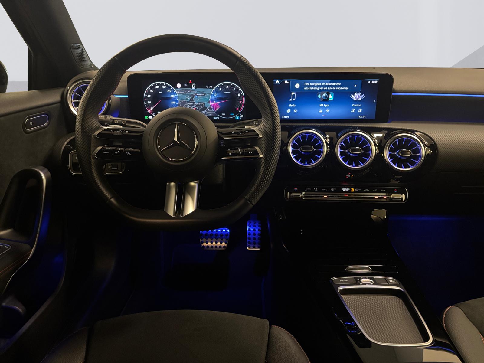 certified-verviers-mercedes-benz-classe-a-amg-line-w1k3f8eb6sj464241-10.jpg