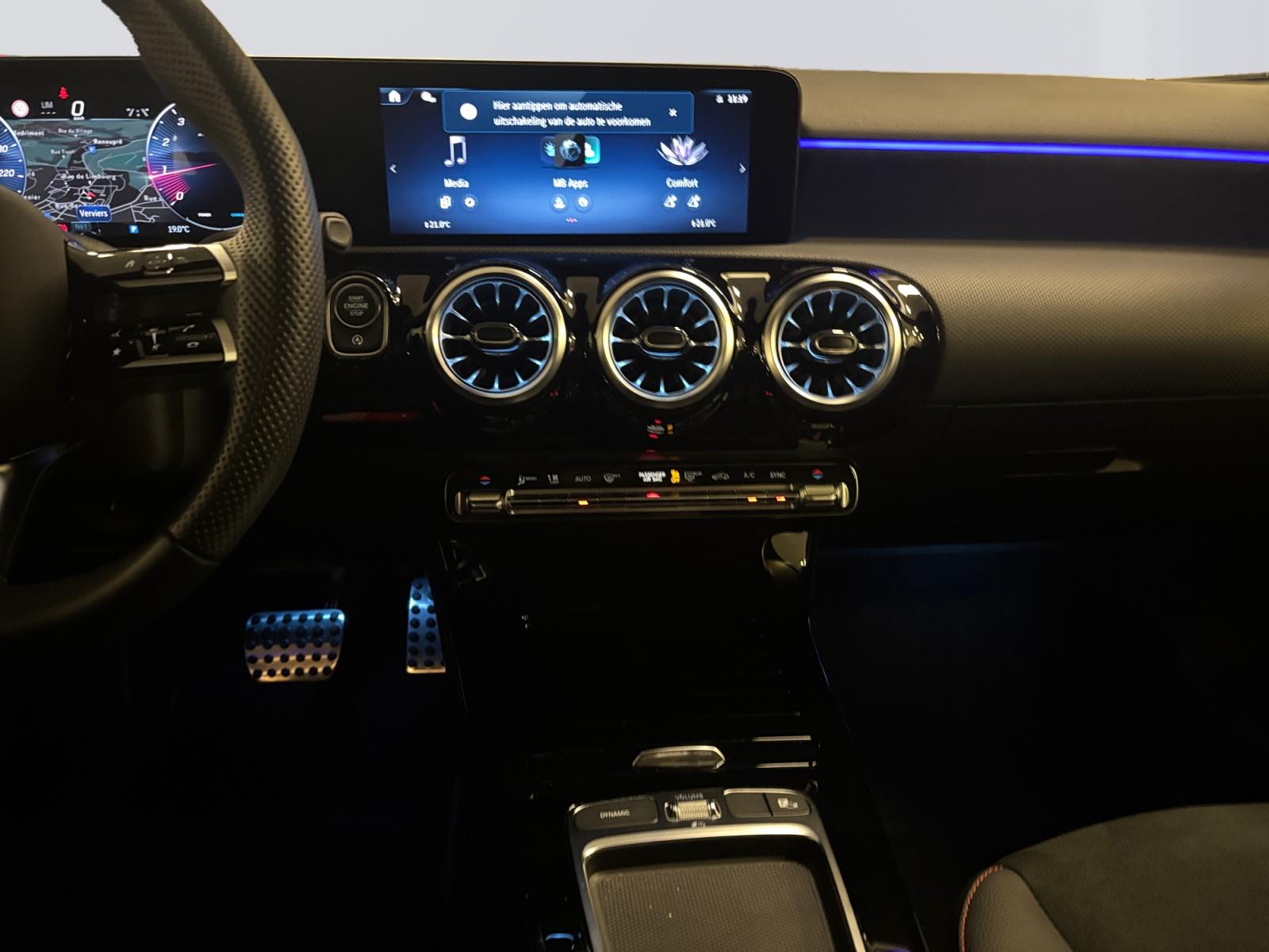 certified-verviers-mercedes-benz-classe-a-amg-line-w1k3f8eb6sj464241-11.jpg