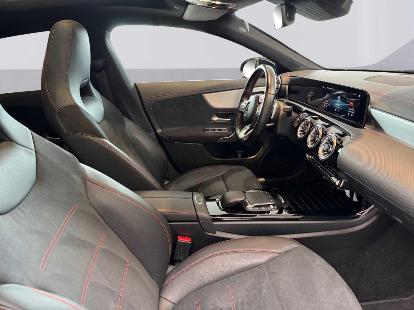 certified-eupen-mercedes-benz-cla-180d-shooting-brake-amg-line-w1k1186101n296858-16.jpg
