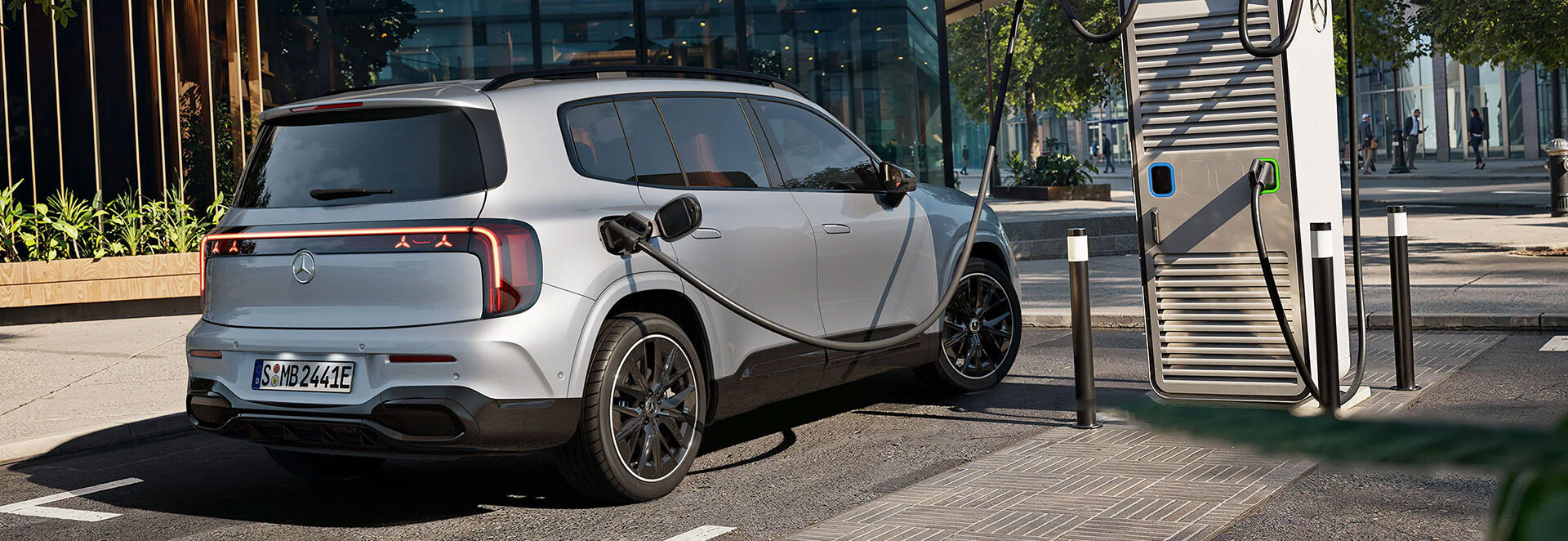 Mercedes-Benz-GLB-electrique-40_banner