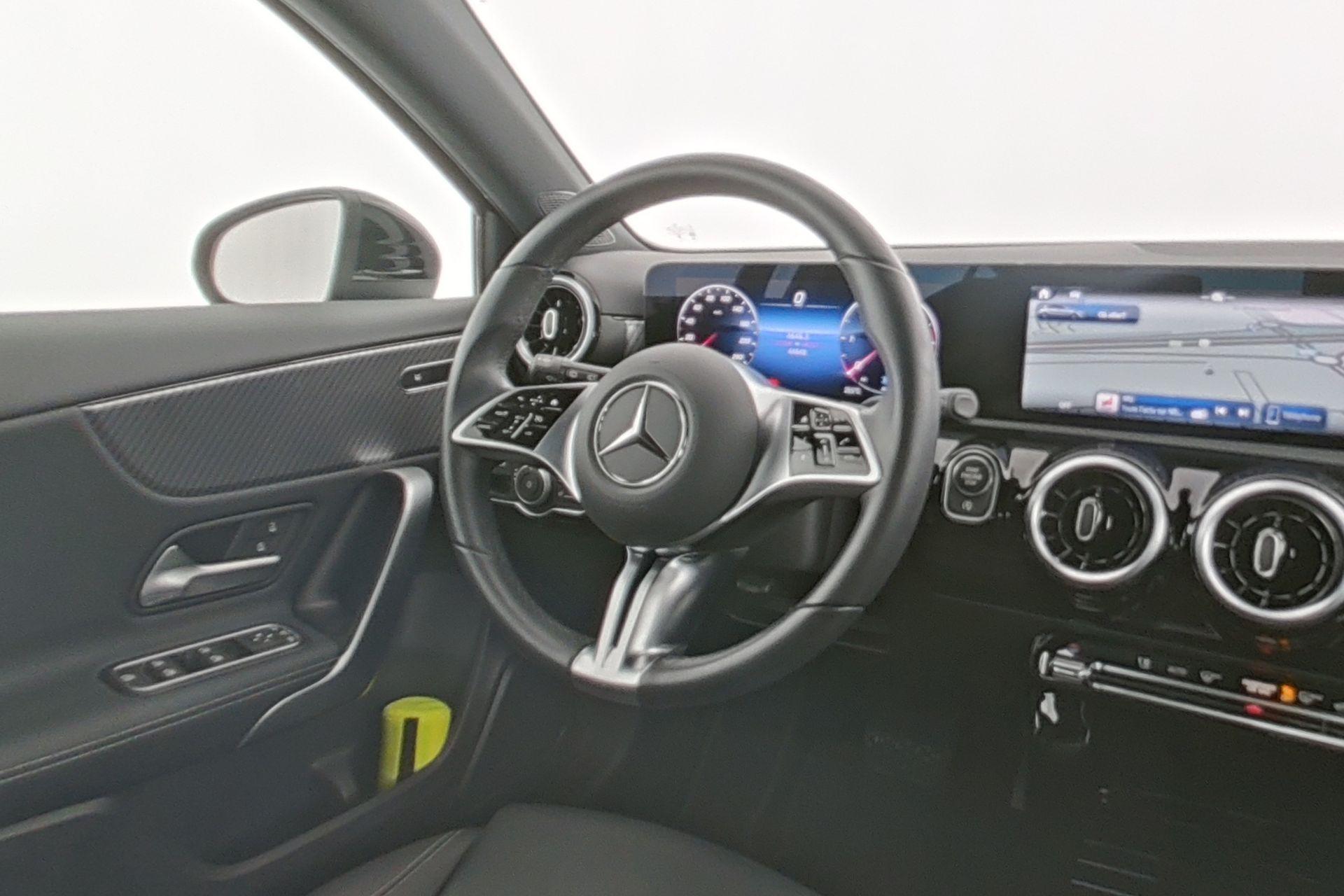 certified-alleur-mercedes-benz-a-180-d-w1k3f1ab8sj471317-13-20260122023601.jpg
