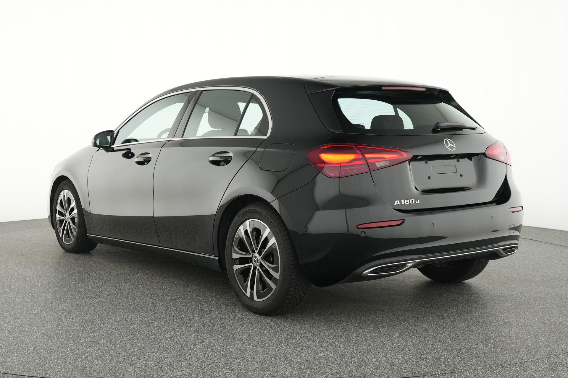 certified-alleur-mercedes-benz-a-180-d-w1k3f1ab8sj471317-3-20260122023555.jpg