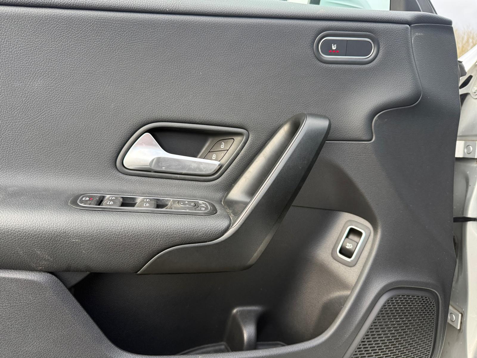 certified-namur-mercedes-benz-cla-180-serie-w1k1186841n184145-10-20260402133525.jpg