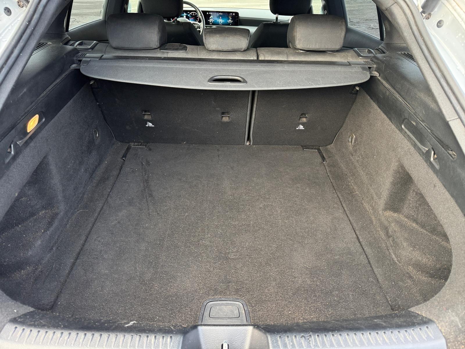 certified-namur-mercedes-benz-cla-180-serie-w1k1186841n184145-19-20260402133533.jpg