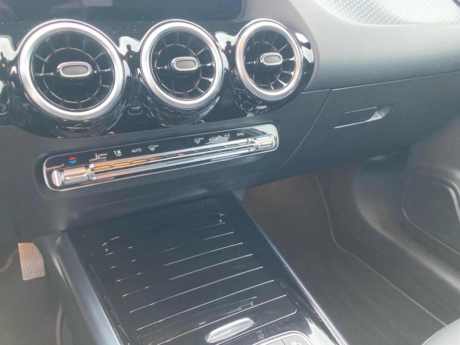 certified-namur-mercedes-benz-gla-200-d-luxury-line-w1n4n1cb8rj588347-14-20260507132403.jpg