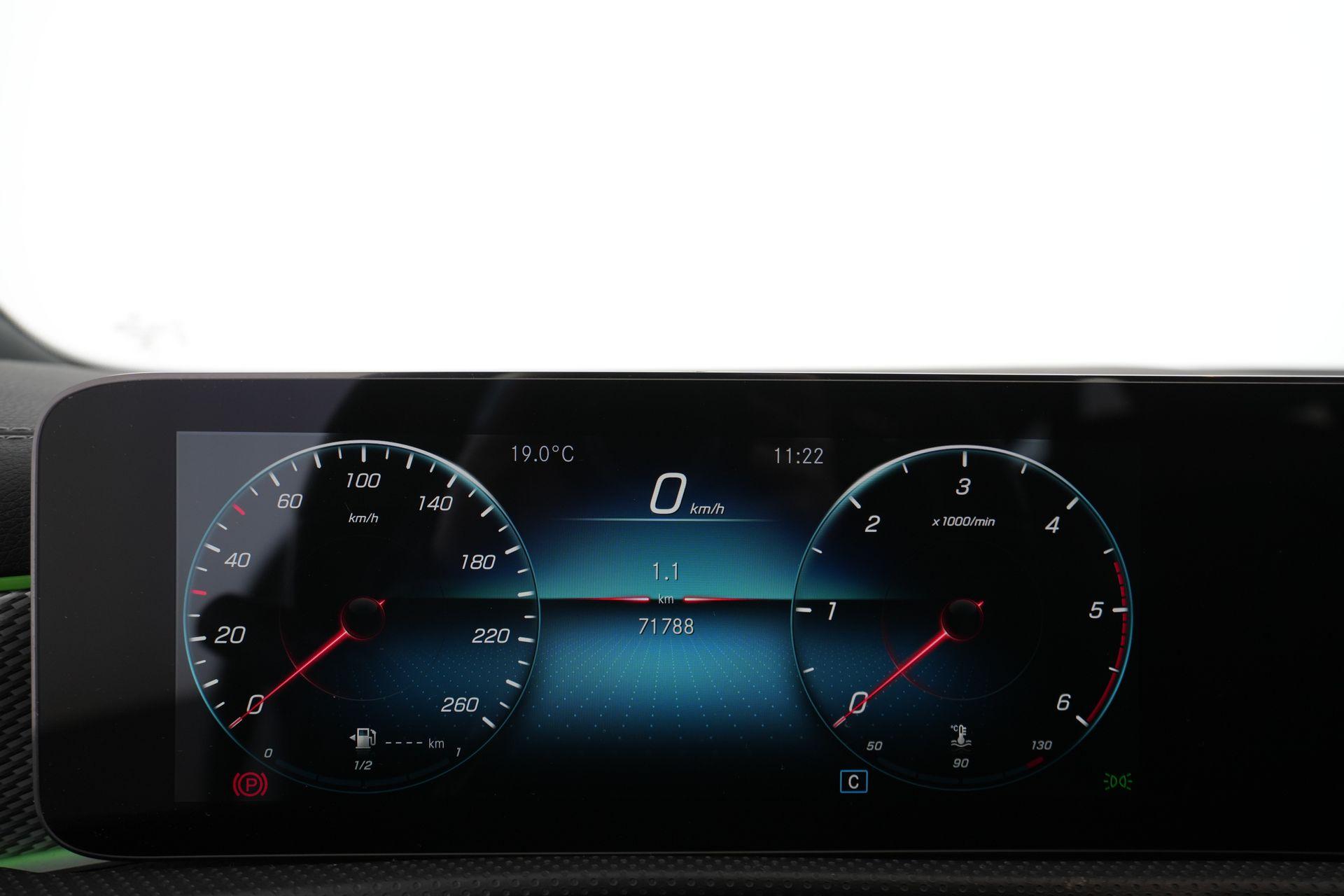 certified-alleur-mercedes-benz-cla-180-d-shooting-brake-business-solution-w1k1186101n271282-14-20260404053855.jpg