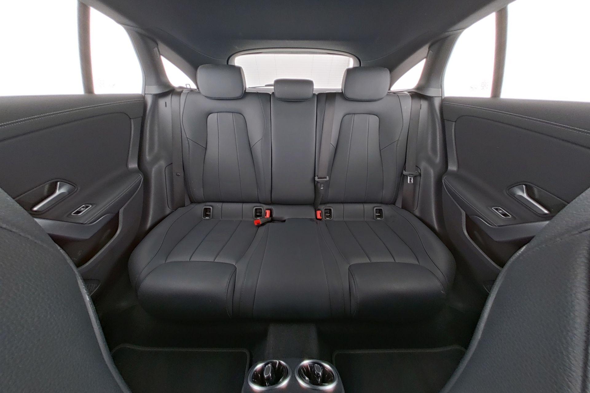 certified-alleur-mercedes-benz-cla-180-d-shooting-brake-business-solution-w1k1186101n271282-17-20260404053856.jpg