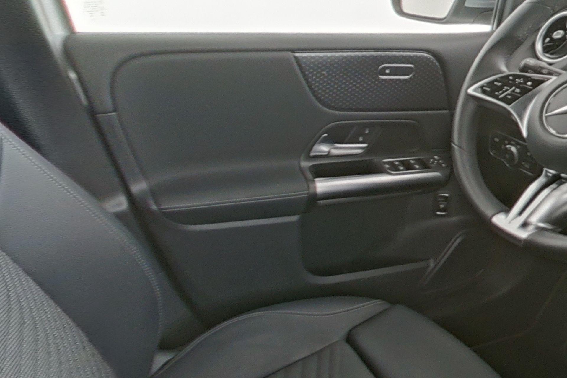 certified-beyne-heusay-mercedes-benz-b-180-d-w1k4f1ab3tj784295-16-20260615025824.jpg