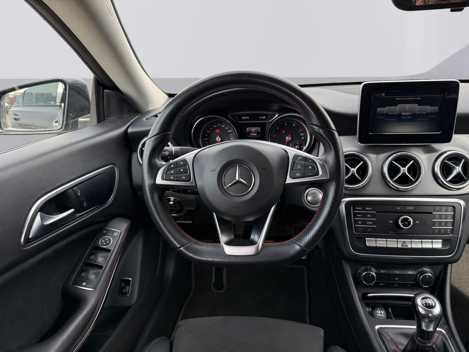 certified-beyne-heusay-mercedes-benz-cla-180-amg-line-wdd1173421n751679-11-20260508125853.jpg