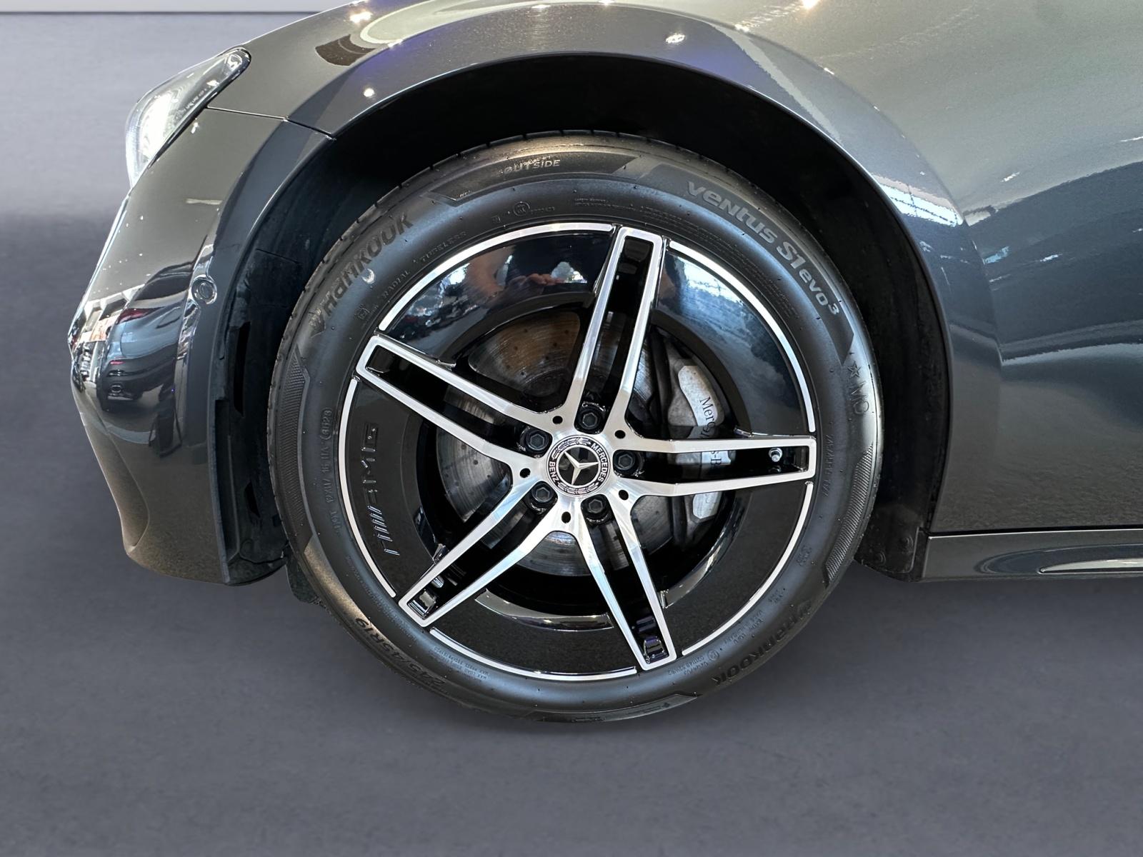 certified-beyne-heusay-mercedes-benz-e-220-d-amg-line-w1klf0eb7ra012018-9-20260304135903.jpg