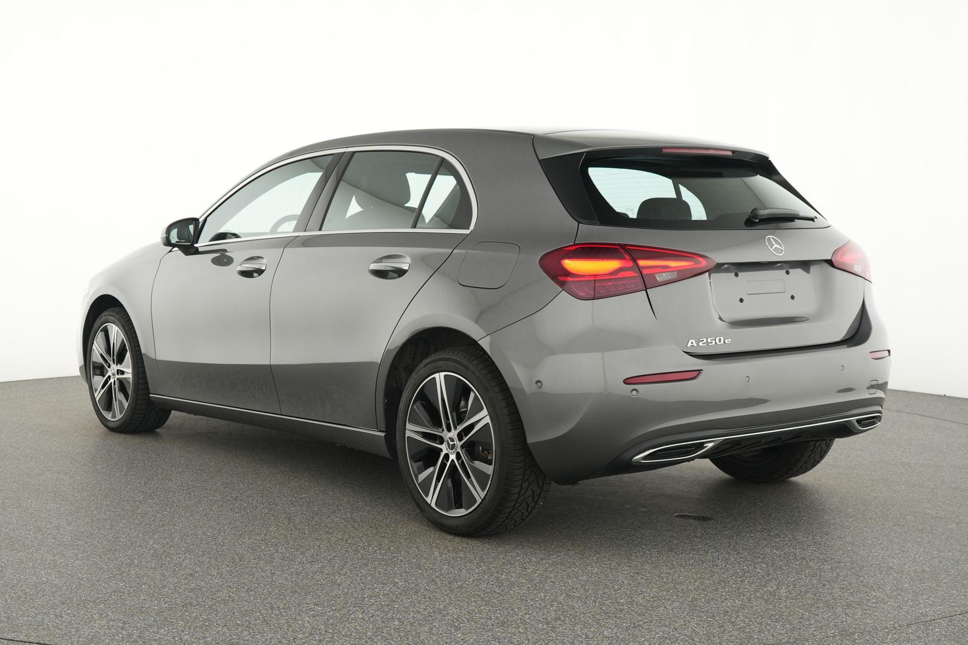 certified-namur-mercedes-benz-a-250-e-luxury-line-w1k3f8fb7rv194017-3-20260501050821.jpg