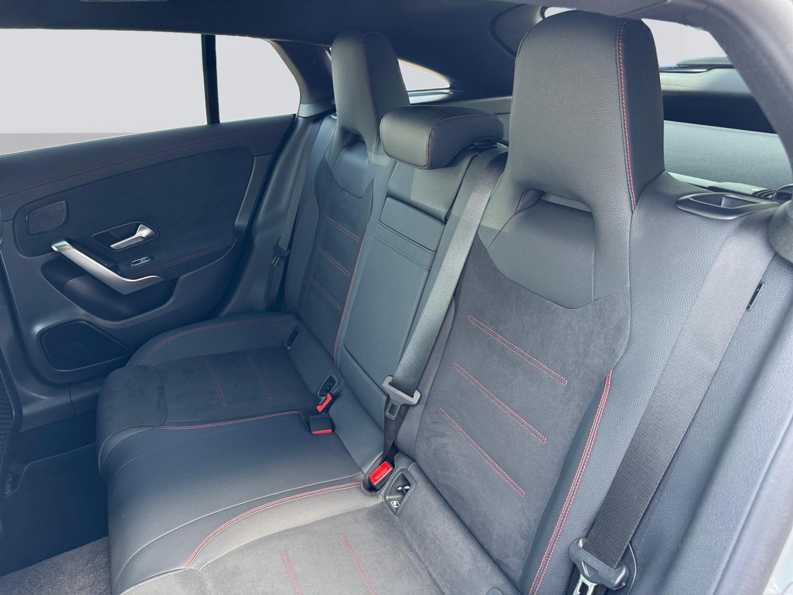 certified-namur-mercedes-benz-cla-200-d-shooting-brake-amg-line-w1k5m1cbxsn497888-14-20260304152838.jpg
