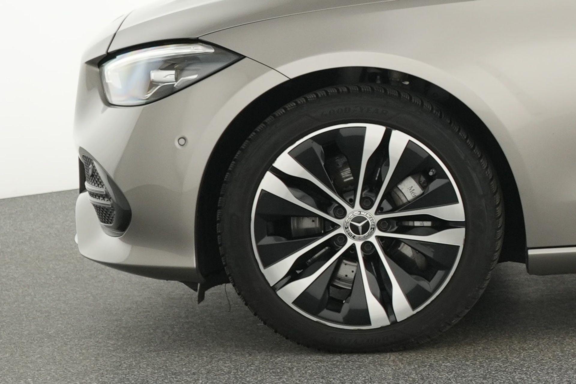 certified-beyne-heusay-mercedes-benz-c-300-de-4matic-avantgarde-w1kah0kb5rf128147-5-20260622034423.jpg