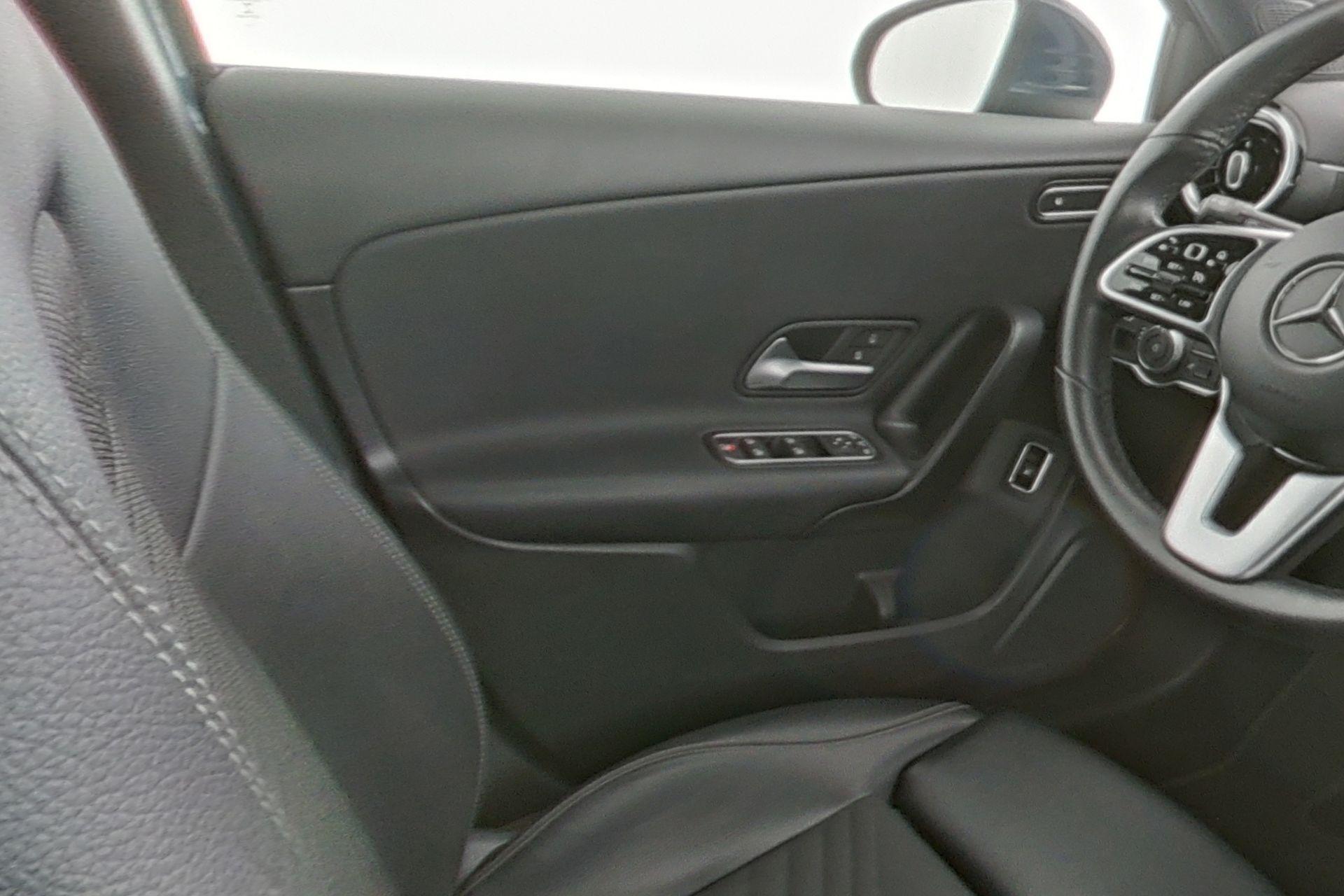 certified-namur-mercedes-benz-a-250-e-style-w1k1770861v114157-9-20260423144341.jpg