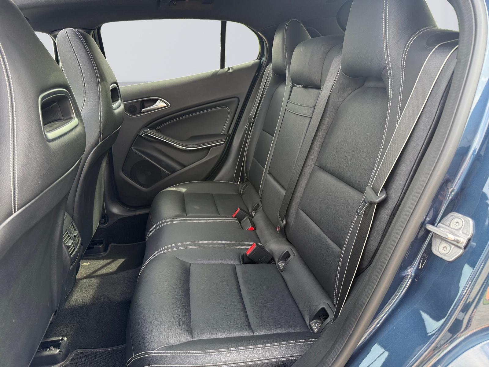 certified-namur-mercedes-benz-gla-180-amg-line-wdc1569421j677414-17-20260526134100.jpg