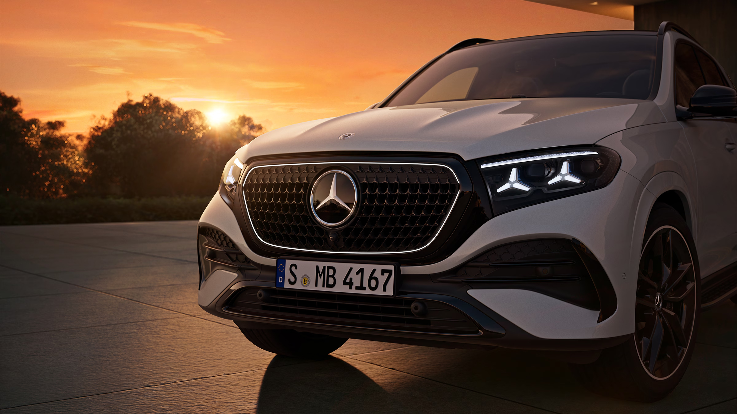 Mercedes-Benz-GLE-SUV-01