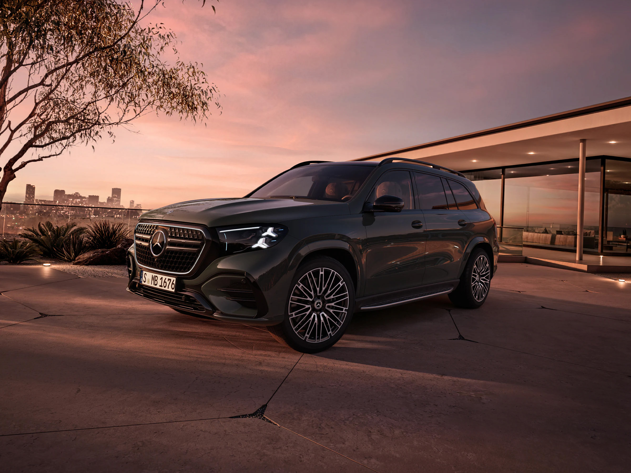 Mercedes-Benz-GLS-12