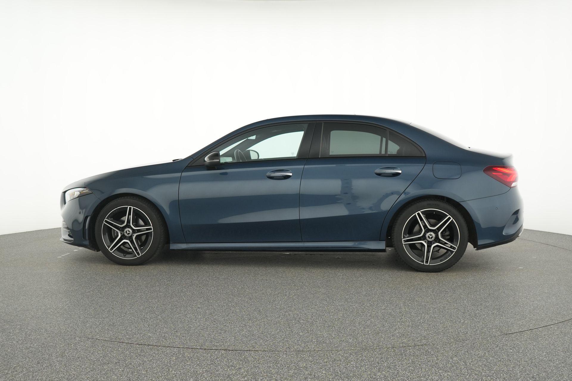 certified-alleur-mercedes-benz-a-200-berline-amg-line-w1k1771871j354223-8-20260716112914.jpg