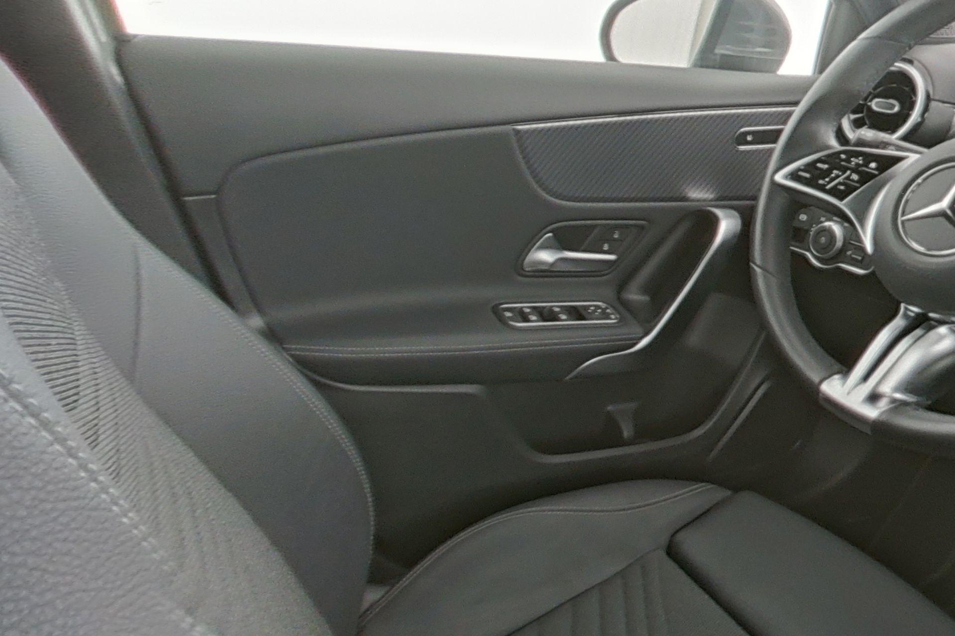 certified-arlon-mercedes-benz-a-180-d-progressive-w1k3f1ab2sv221712-16-20260615160533.jpg