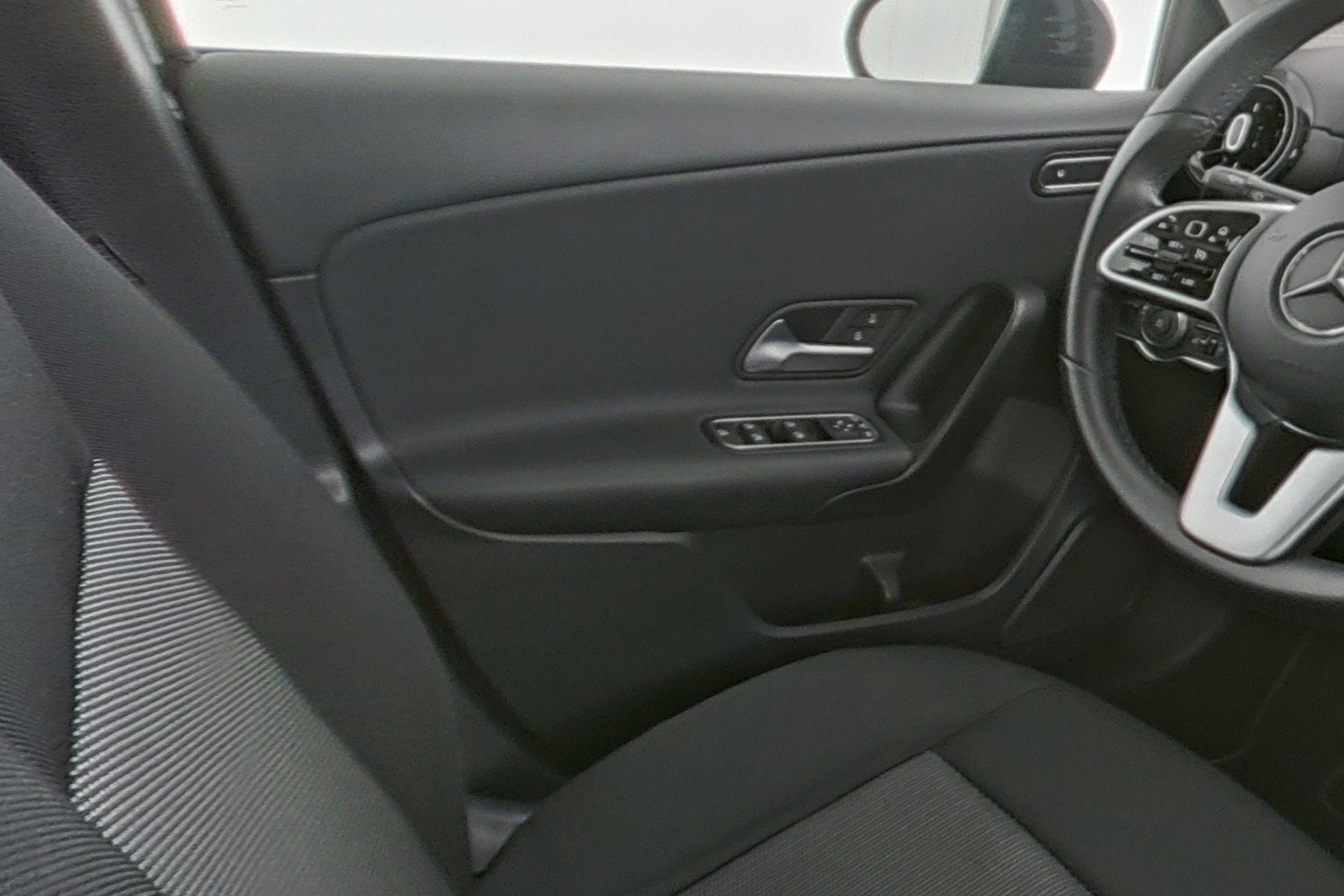certified-eupen-mercedes-benz-a-160-serie-w1k1770821v097312-16-20260605013837.jpg