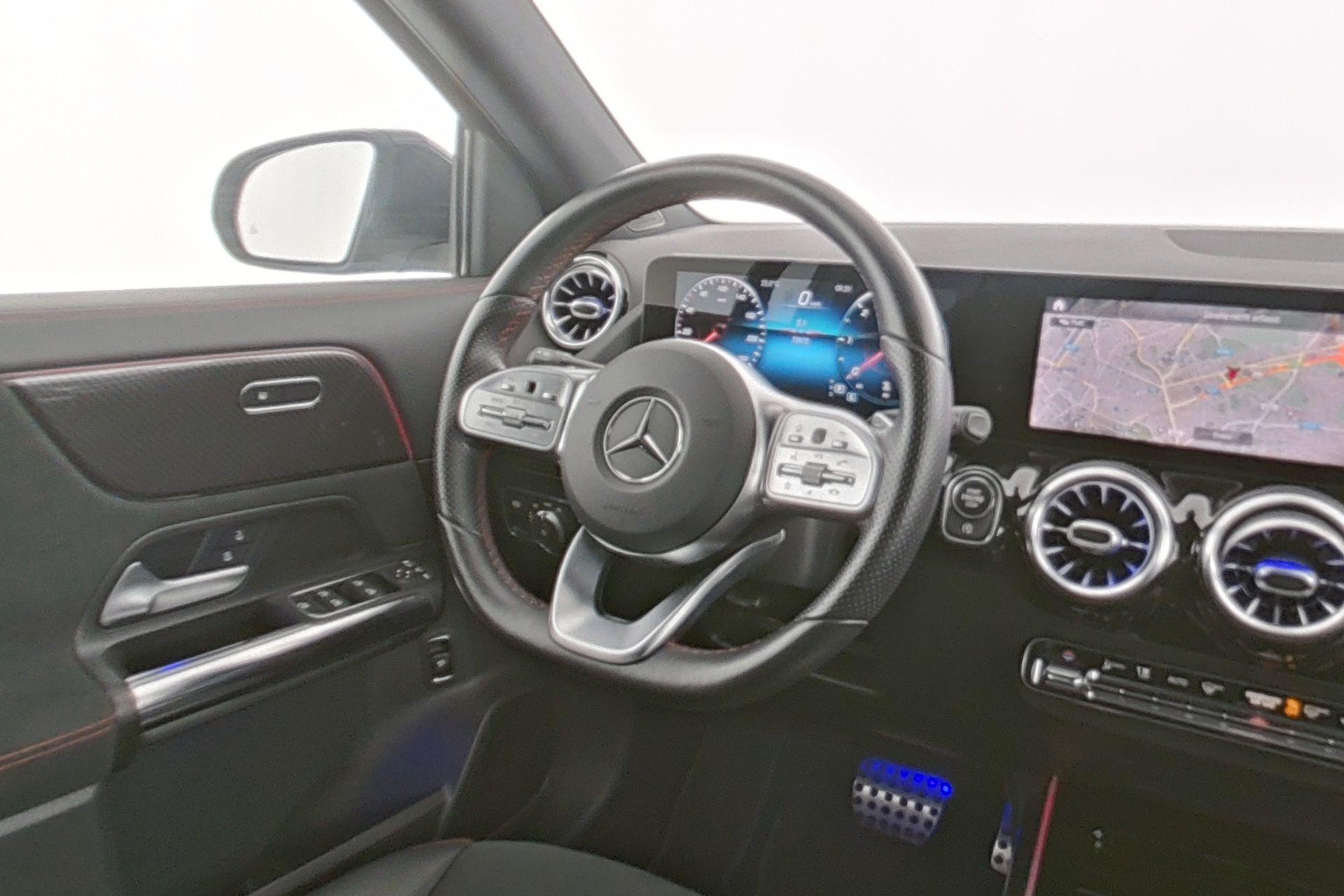 certified-marche-mercedes-benz-gla-200-d-4matic-amg-line-w1n2477131j232976-13-20260909012816.jpg