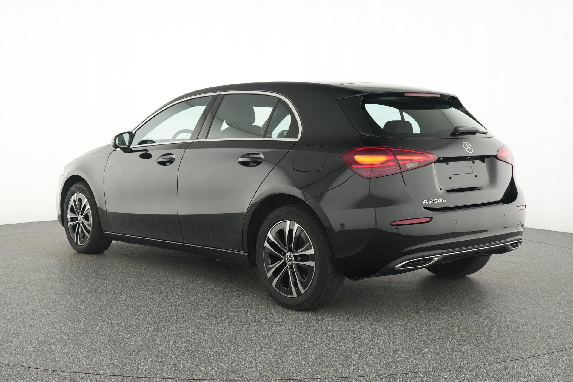 certified-namur-mercedes-benz-a-250-e-luxury-line-w1k3f8fb4rv193679-3-20260827021513.jpg