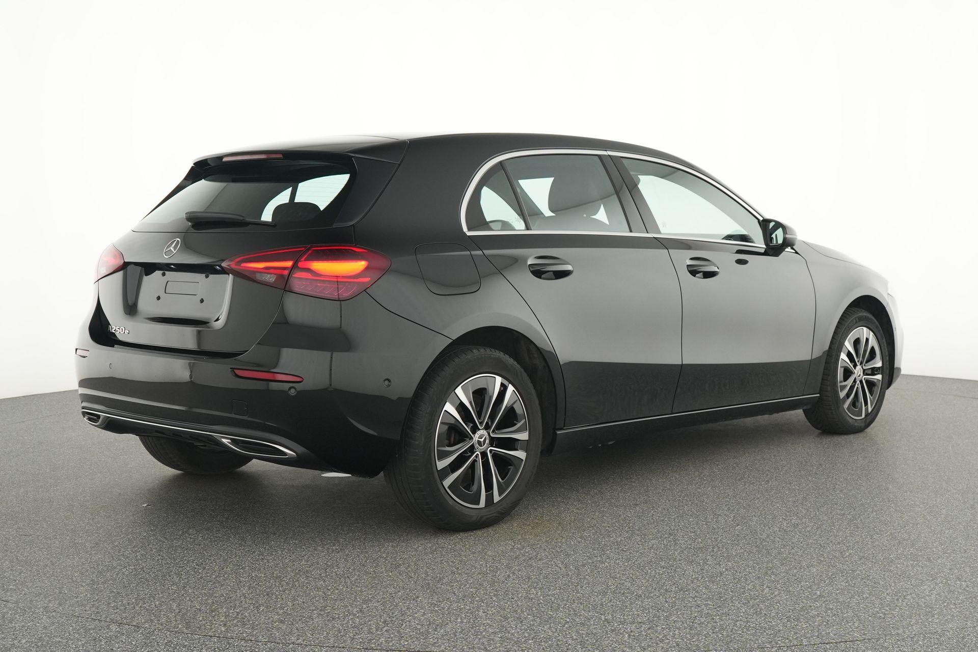 certified-namur-mercedes-benz-a-250-e-luxury-line-w1k3f8fb4rv193679-4-20260827021514.jpg