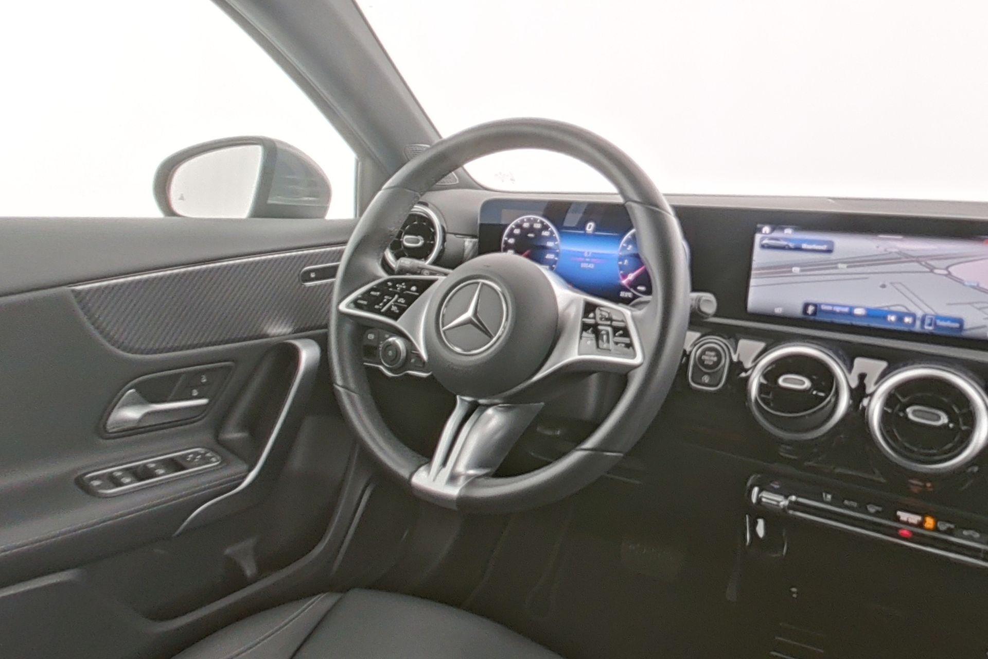 certified-namur-mercedes-benz-a-180-luxury-line-w1k3f8eb3sj460745-13-20260821221542.jpg