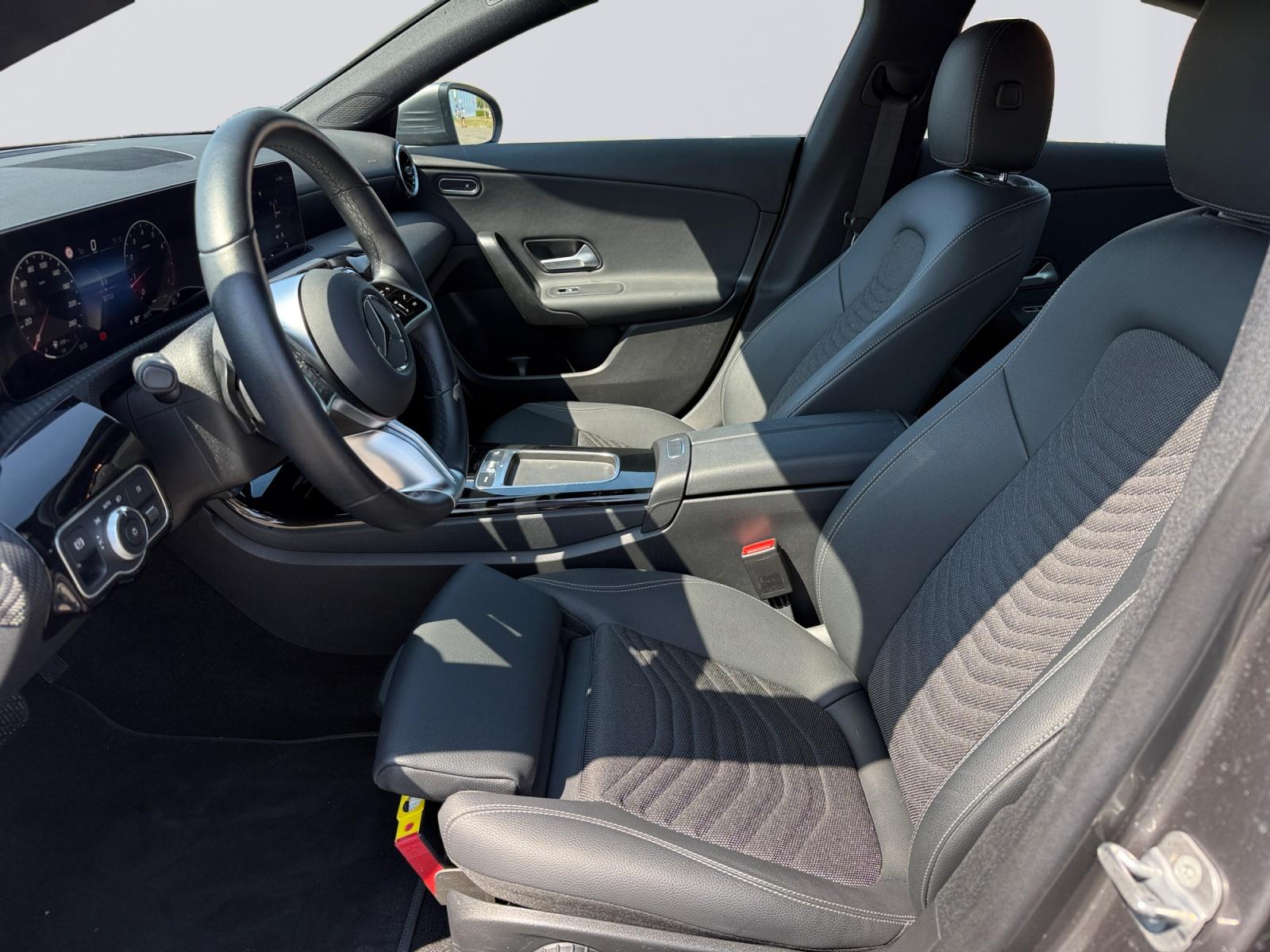 certified-namur-mercedes-benz-cla-180-business-line-w1k5j8eb2sn549187-11-20260726032424.jpg