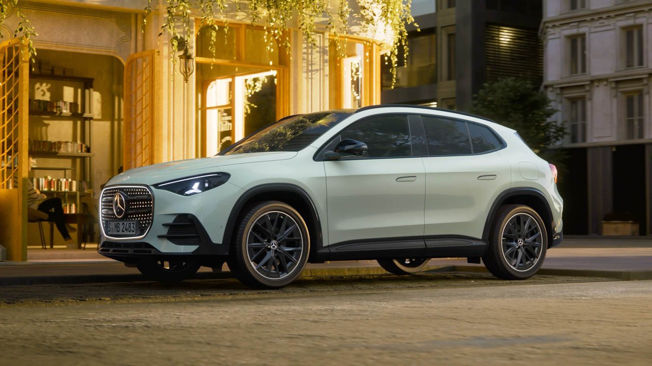Mercedes-Benz-GLA-14