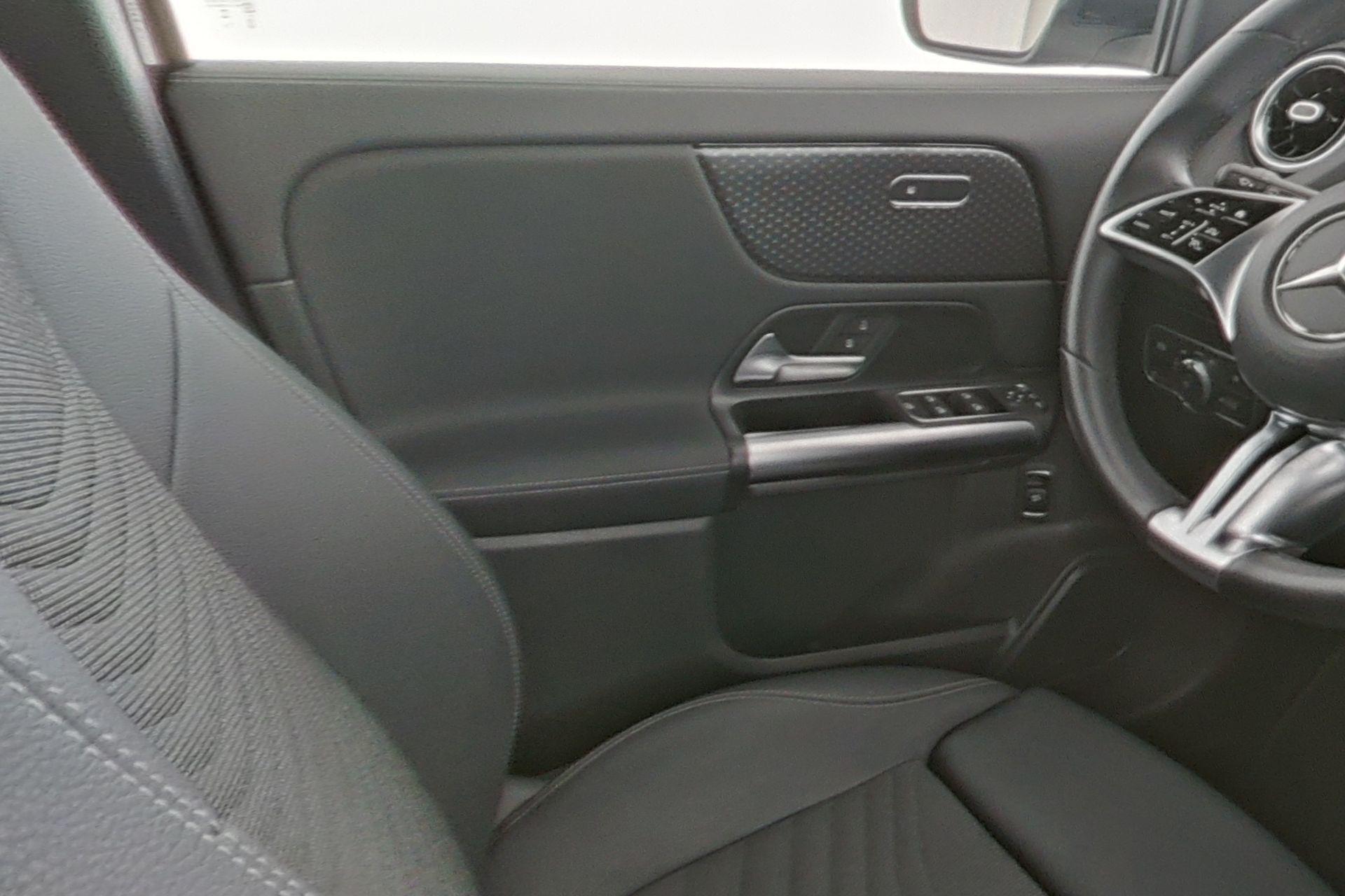certified-alleur-mercedes-benz-gla-180-luxury-line-w1n4n8eb6tj779357-16-20260813165237.jpg