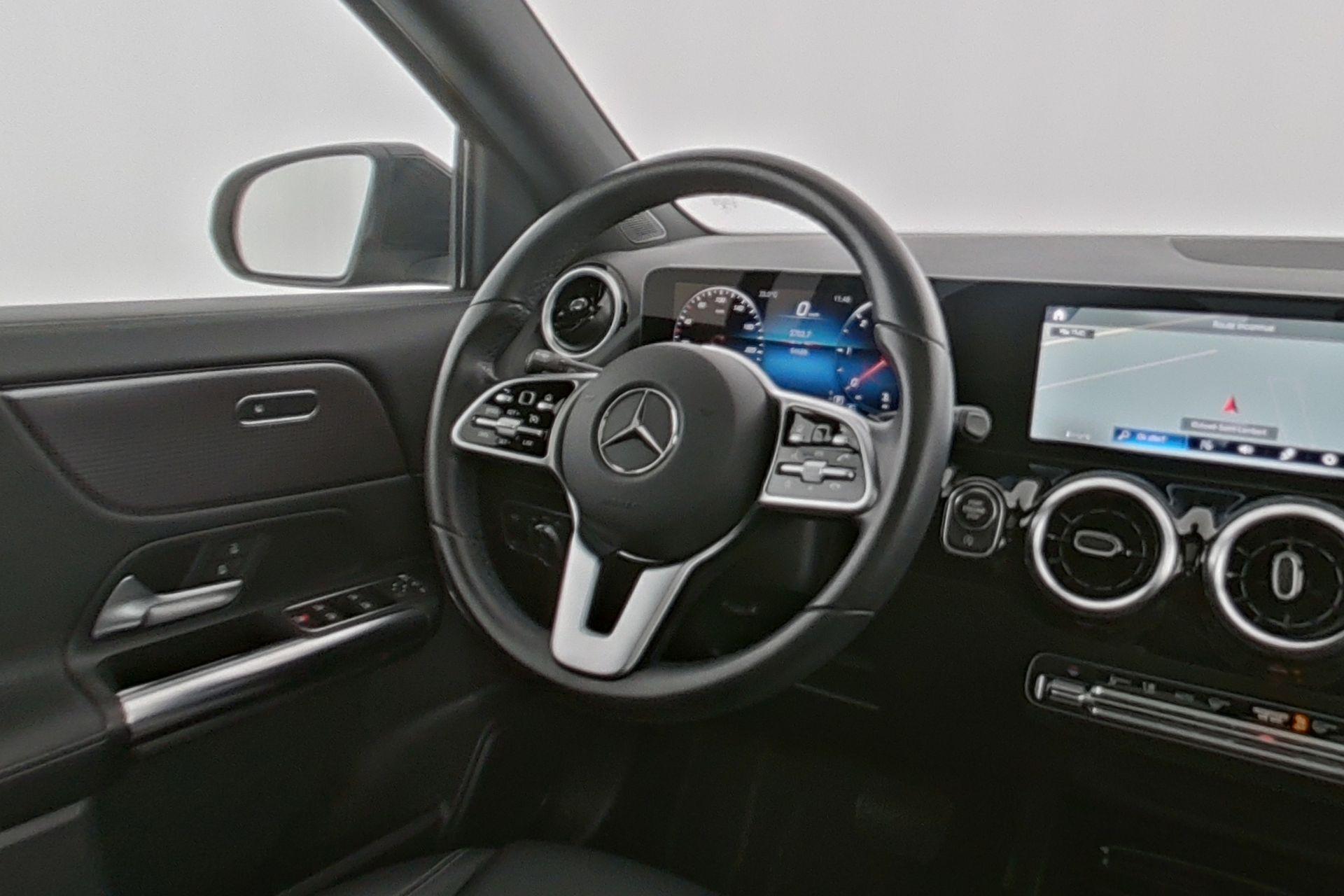 certified-beyne-heusay-mercedes-benz-gla-200d-business-line-w1n2477121j397299-13-20260906033327.jpg