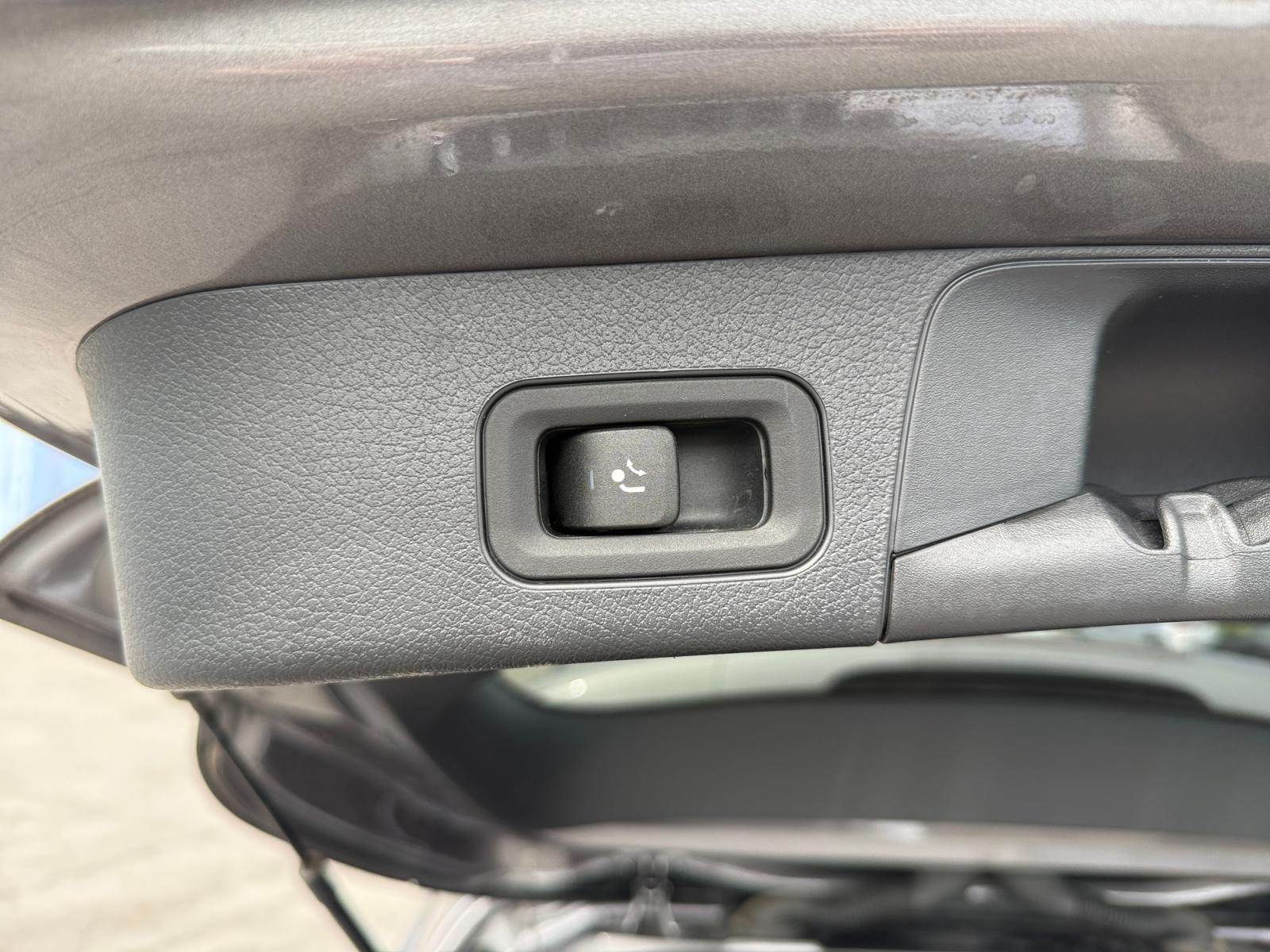 certified-namur-mercedes-benz-glb-200-d-amg-line-w1n2476121w179858-22-20260827172014.jpg
