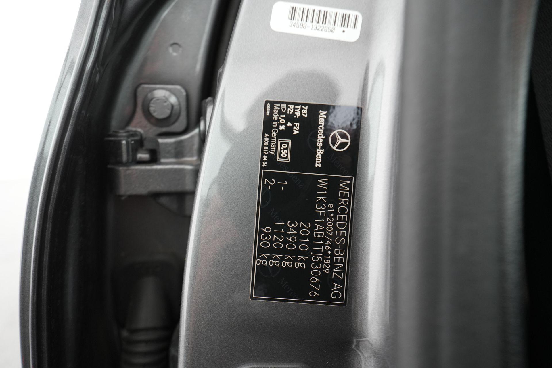 certified-alleur-mercedes-benz-a-180-d-progressive-w1k3f1ab1tj530676-1-20260922110500.jpg