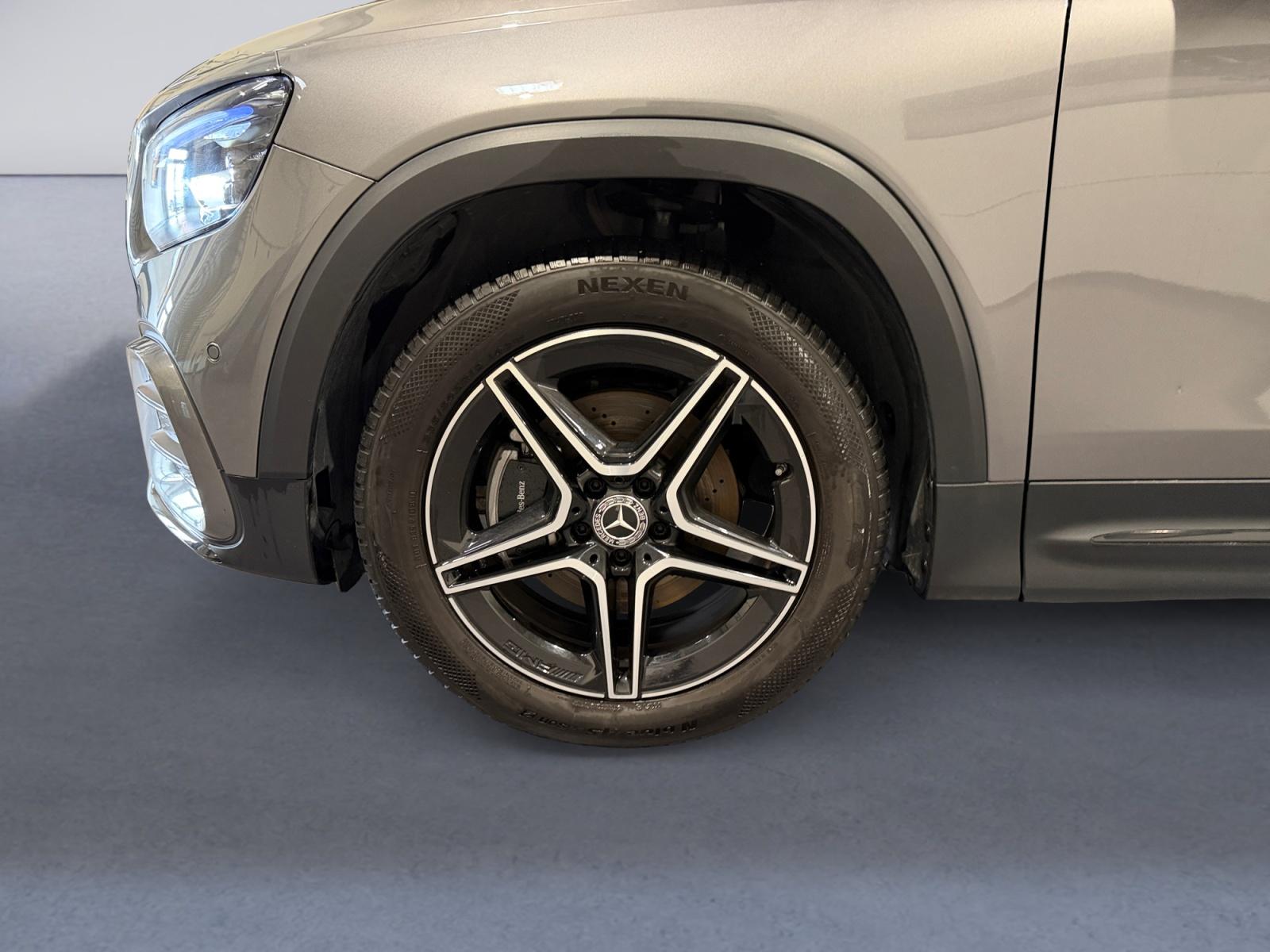 certified-alleur-mercedes-benz-glb-200-amg-line-w1n4m8hb2sw385449-9-20260916175358.jpg