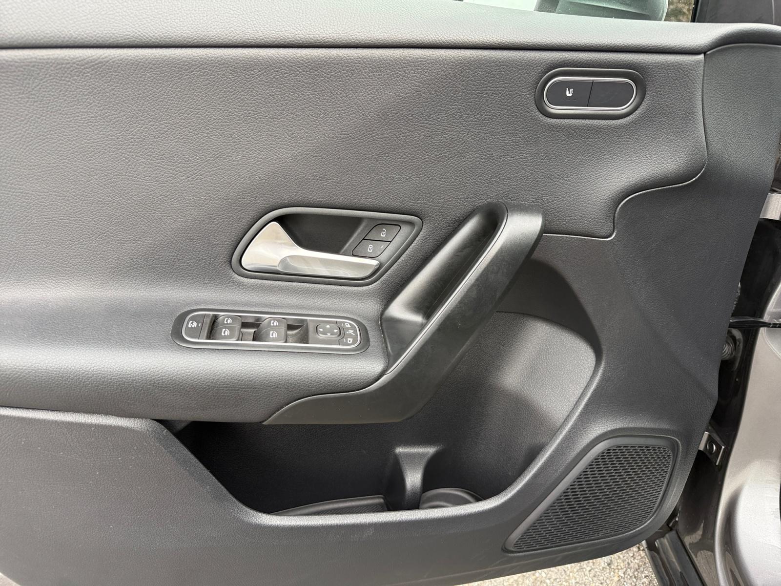 certified-namur-mercedes-benz-a-180-d-serie-w1k1770101n291891-10-20260916094914.jpg