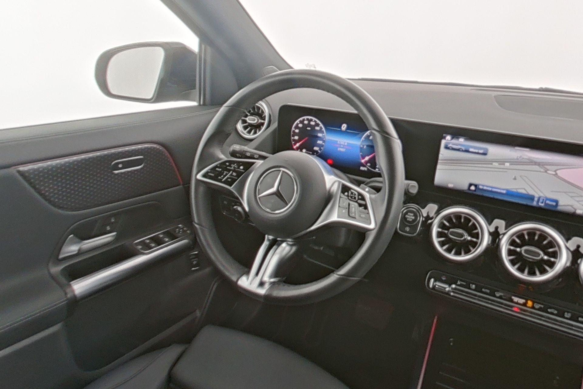 certified-alleur-mercedes-benz-gla-180-d-luxury-line-w1n4n1ab8tj829415-13-20261007093423.jpg