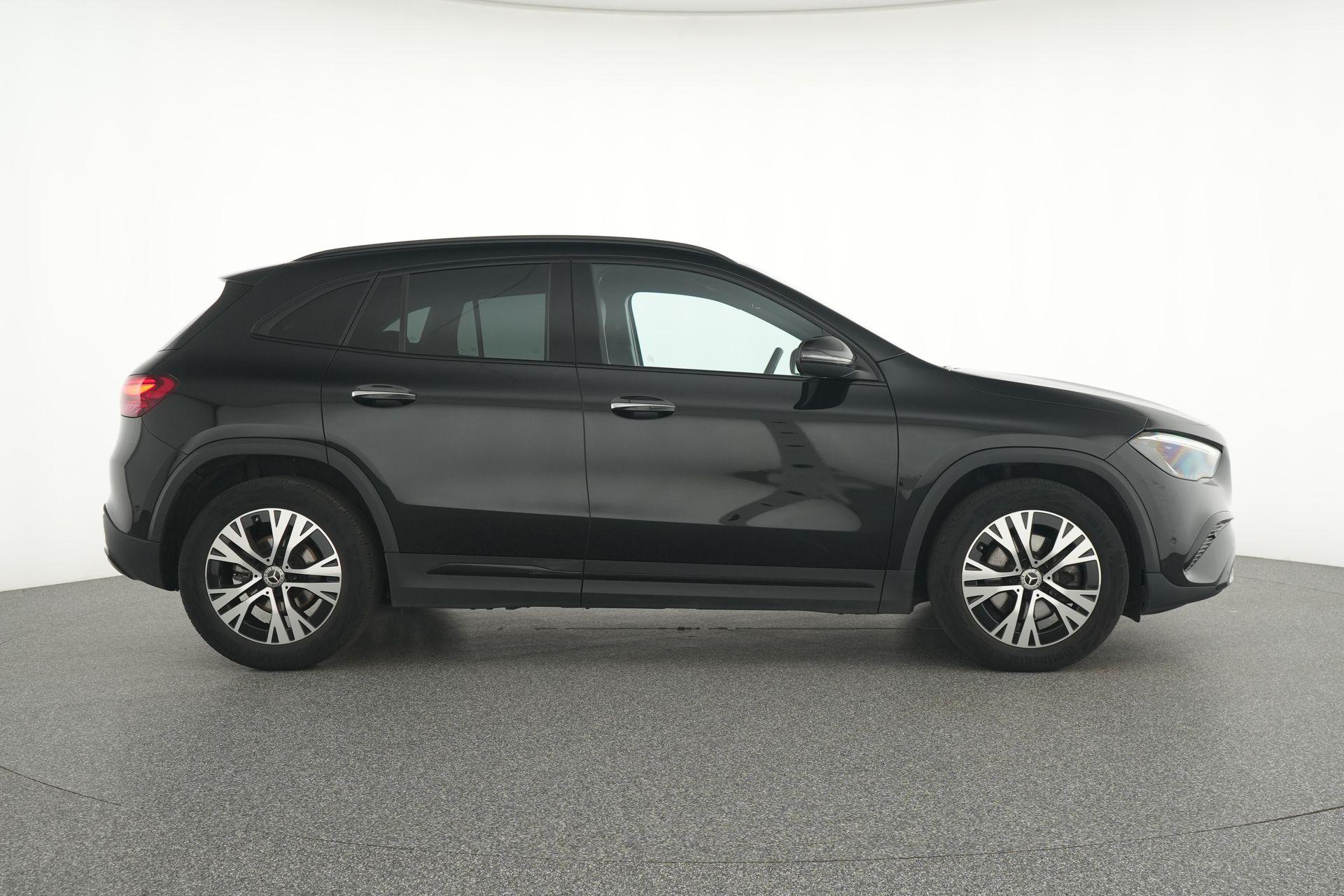 certified-alleur-mercedes-benz-gla-180-d-luxury-line-w1n4n1ab8tj829415-9-20261007093421.jpg