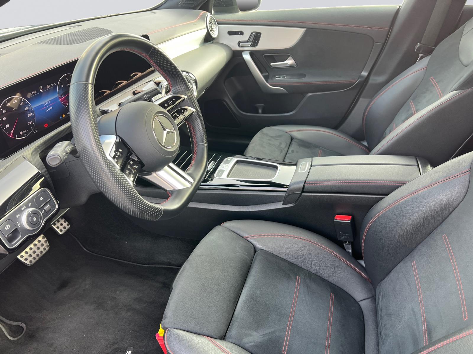 certified-arlon-mercedes-benz-cla-200-d-shooting-brake-amg-line-w1k5m1cb8rn433746-11-20261016131236.jpg