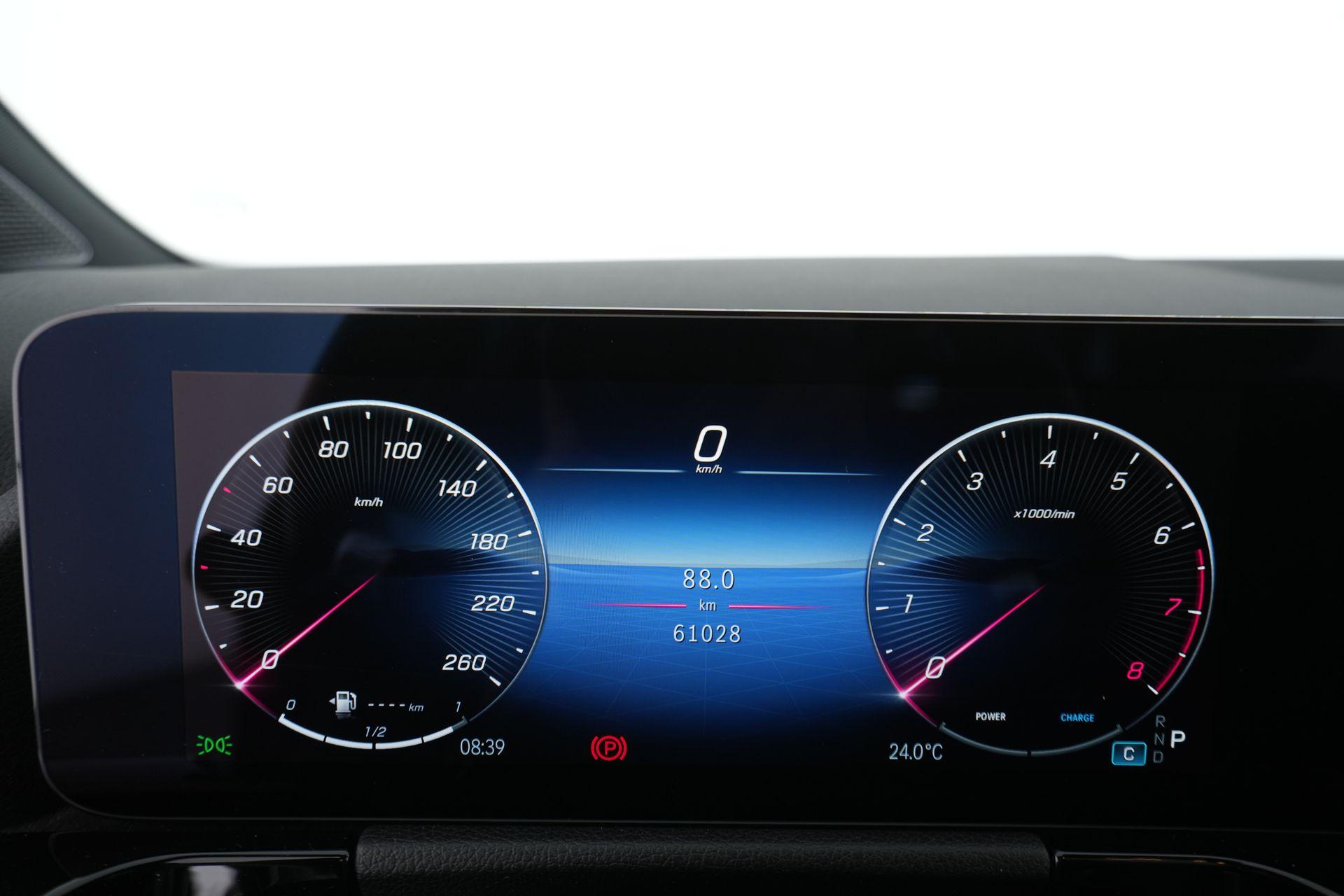 certified-beyne-heusay-mercedes-benz-gla-180-amg-line-w1n4n8eb5tj774330-14-20261001133901.jpg