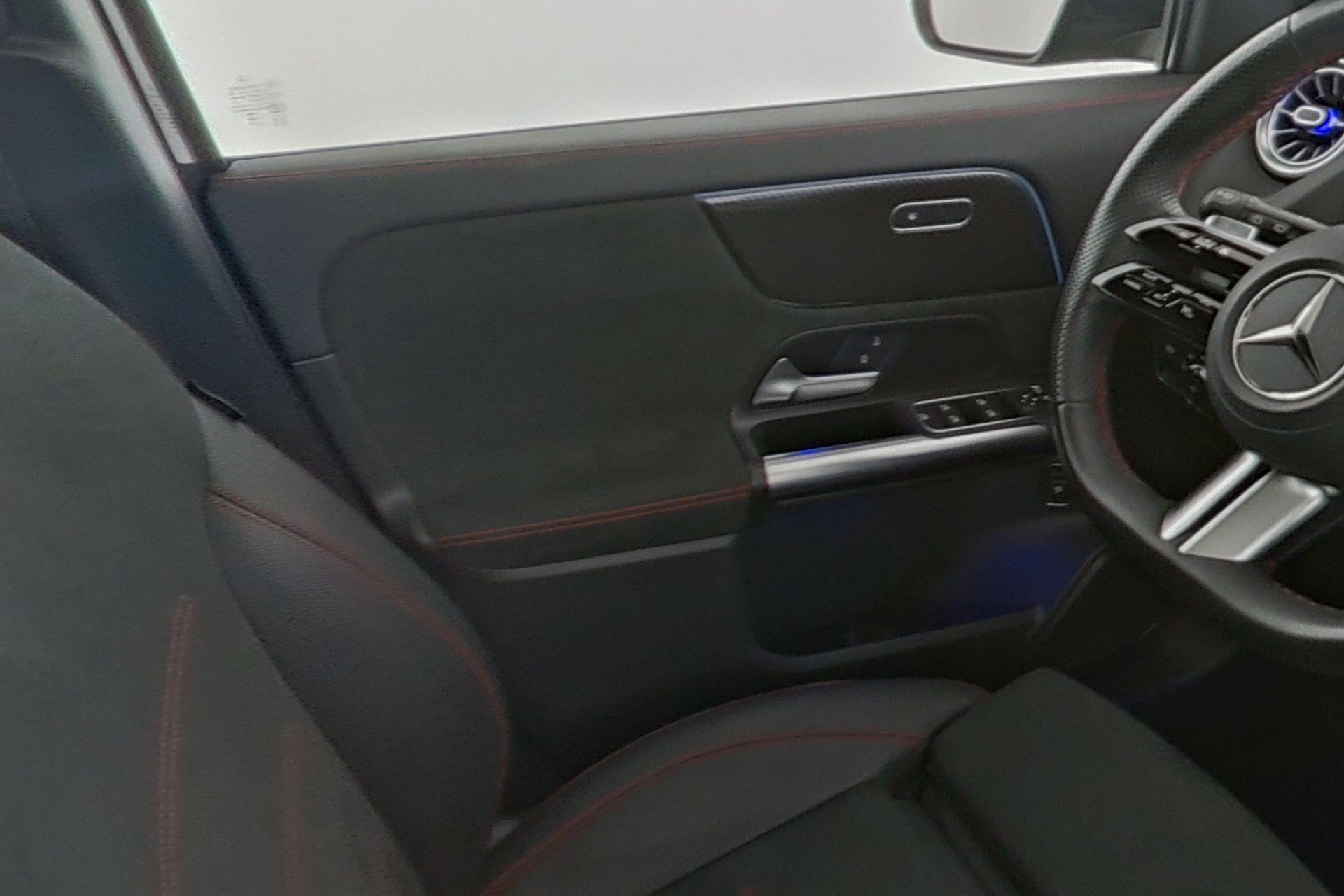 certified-beyne-heusay-mercedes-benz-gla-180-amg-line-w1n4n8eb5tj774330-16-20261001133902.jpg